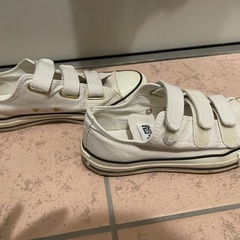 スニーカーの画像