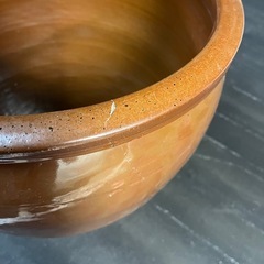 茶色　壺　一部ヒビありの画像
