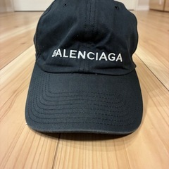 バレンシアガ　キャップの画像