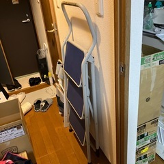 【美品】　折りたたみ脚立・踏み台　三段の画像