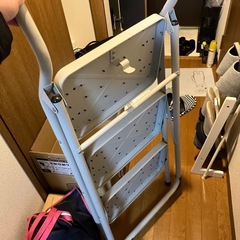 【美品】　折りたたみ脚立・踏み台　三段の画像