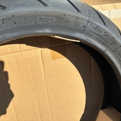 120/70ZR17バイク用タイヤ１本新品の画像