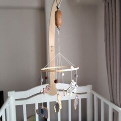 ベビーベッド(アリス)白、モビール、アーム、オルゴールセットの画像