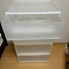【あと２日で処分& 今だけ無料】引き出し収納ケース 4段／半透明 ホワイト（1段ずつ分離可）の画像