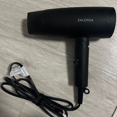サロニアヘアドライヤーの画像
