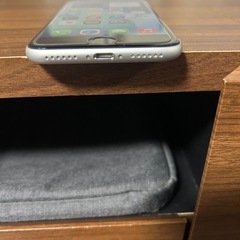 iPhone SE 第2世代 128GB シルバー　SIMフリーの画像