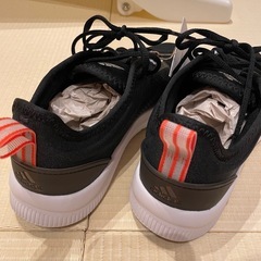 adidasシューズの画像