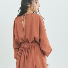 ティティベイト セレクト❤バックシャンギャザーワンピース　Mサイズ　ロングワンピースの画像