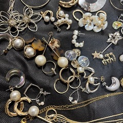 ②服/ファッション アクセサリー ネックレスの画像