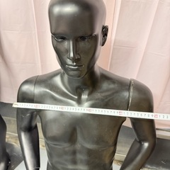 男性半身マネキン 黒の画像