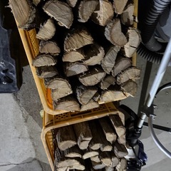 クヌギ　薪　スウェーデントーチ　　木工　卸先募集中の画像