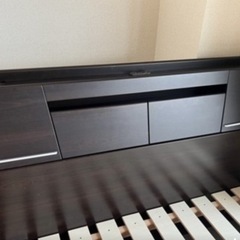 セミダブルベッドフレームの画像