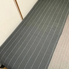 シングルベット足付きマットレスの画像