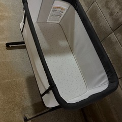 ベビーベッドの画像