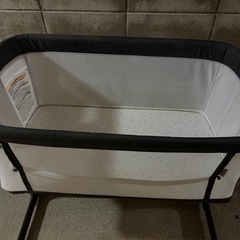 ベビーベッドの画像