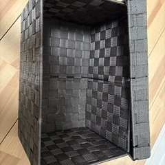 シンプルな箱の画像