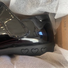 黒 エナメル リボン付き ストラップシューズ フォーマル 発表会 入学式の画像