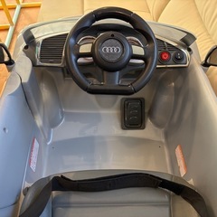 【相談中】電動乗用ラジコン　子供用　Audi  電動カー　充電式の画像