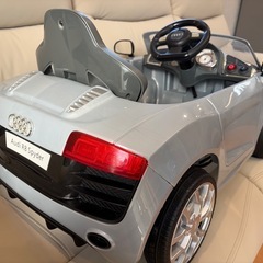 【相談中】電動乗用ラジコン　子供用　Audi  電動カー　充電式の画像
