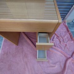 【リサイクルサービス八光】幅 64.5 ⭐️定価約7万の高級モデル⭐️ニトリ 三面鏡ドレッサー「HARU」 タモ材×ガラス天板 照明付きの画像