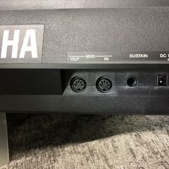 【お子様・初心者向け】ヤマハ ポータトーン（電子キーボード）　譜面立て、ACアダプター付きの画像