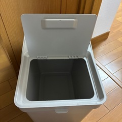 IKEAゴミ箱の画像