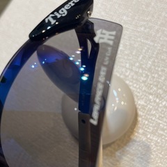 ミラーレンズスポーツサングラスタイガースロゴの画像