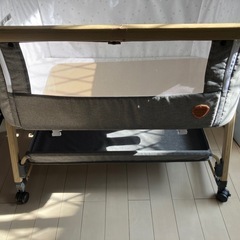 ベビーベッドの画像
