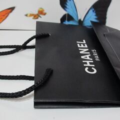 💗未使用品💗シャネルショッパー紙ふくろ３点💗ホワイト２点　ブラック１点　ショップて購入の画像