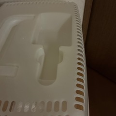 猫用オレンジいろのトイレの画像