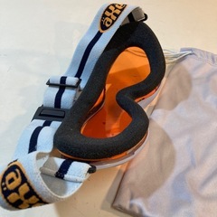 AXEスノーゴーグルスリムタイプ収納袋付きの画像