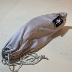 AXEスノーゴーグルスリムタイプ収納袋付きの画像