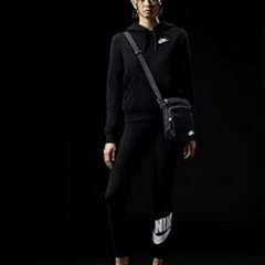 NIKE•ヘリテージ•クロスボディフリーサイズほぼ新品の画像