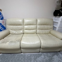 ニトリ 電動リクライニングソファ 3人掛けの画像