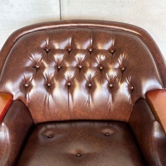 ✦70s✦チェスターフィールド調 PUレザー 1人掛けソファ　アンティークの画像