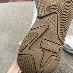 emmi - PUMAコラボのスニーカー（24cm、レディース）の画像