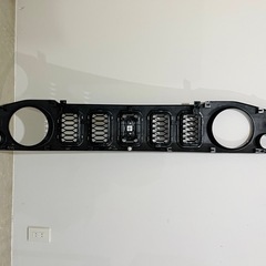 【新品未使用品】新車外し　ジムニーノマド　純正フロントグリル の画像