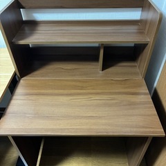 ニトリ　開閉式の机の画像