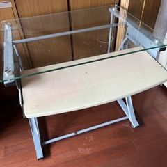 パソコン用デスクの画像