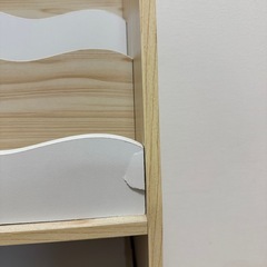 【ニトリ】キッズ絵本ラック｜定価6990円／傷あり（使用可）の画像