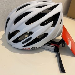 未使用のサイクリングヘルメットの画像