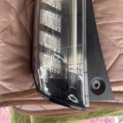N-BOXカスタム　左テールランプの画像