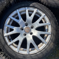 アウディスタッドレスタイヤの画像