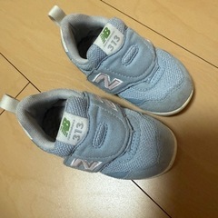 familiar、ニューバランス靴の画像