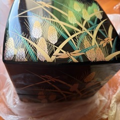 少し大きめ三段お重の画像