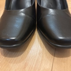 ブラックパンプス　23.5cmの画像