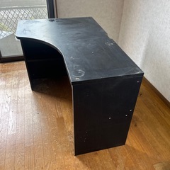 パソコンデスクの画像