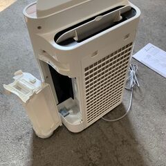 空気清浄機 シャープ 2020年製の画像