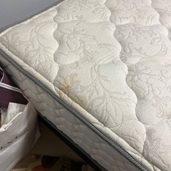 ダブルベッドの画像