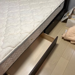 ダブルベッドの画像